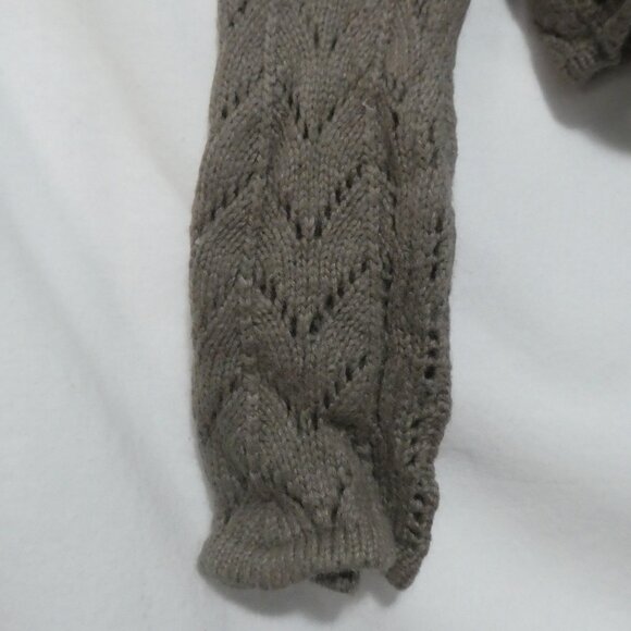 MASSIMO | small | Chic Crochet Cropped Cardigan - Picture 13 of 16